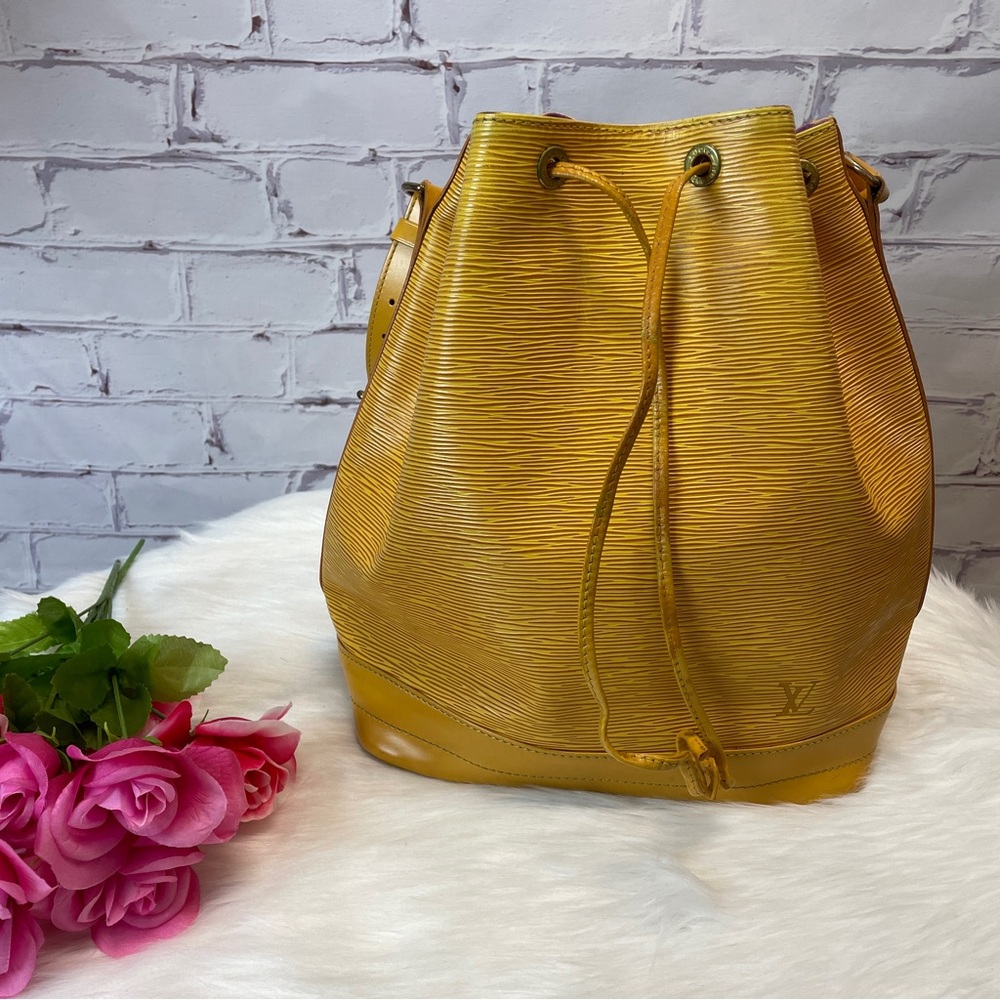 Louis Vuitton Epi Noe GM